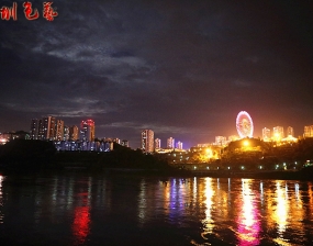 流光溢彩的泸州夜景
