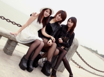 红树林公园美女三个