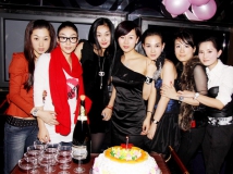 都市美女夜店狂欢