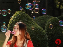 吹.............泡泡..