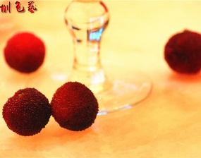 颗颗杨梅似珠宝